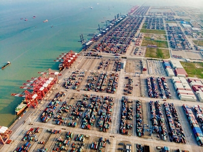 船價高企運價回落，1-7月港口內貿集裝箱量逆勢增長7.7%